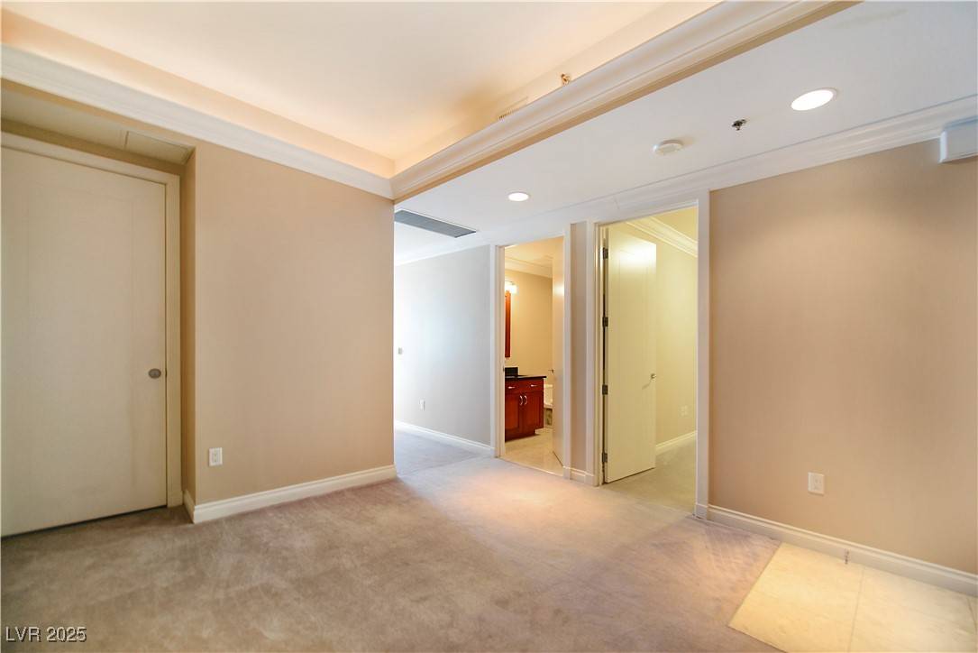 Las Vegas, NV 89103,4525 Dean Martin DR #1105
