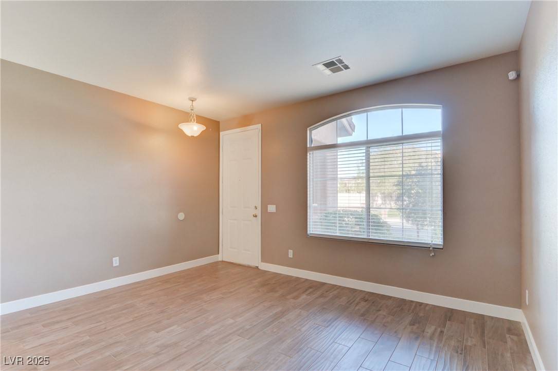 Henderson, NV 89002,519 Moses Lake CT