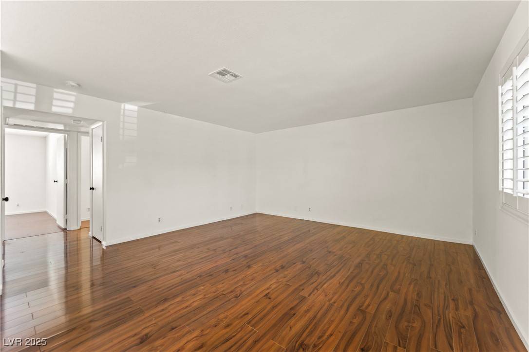Las Vegas, NV 89145,338 Jett ST #101