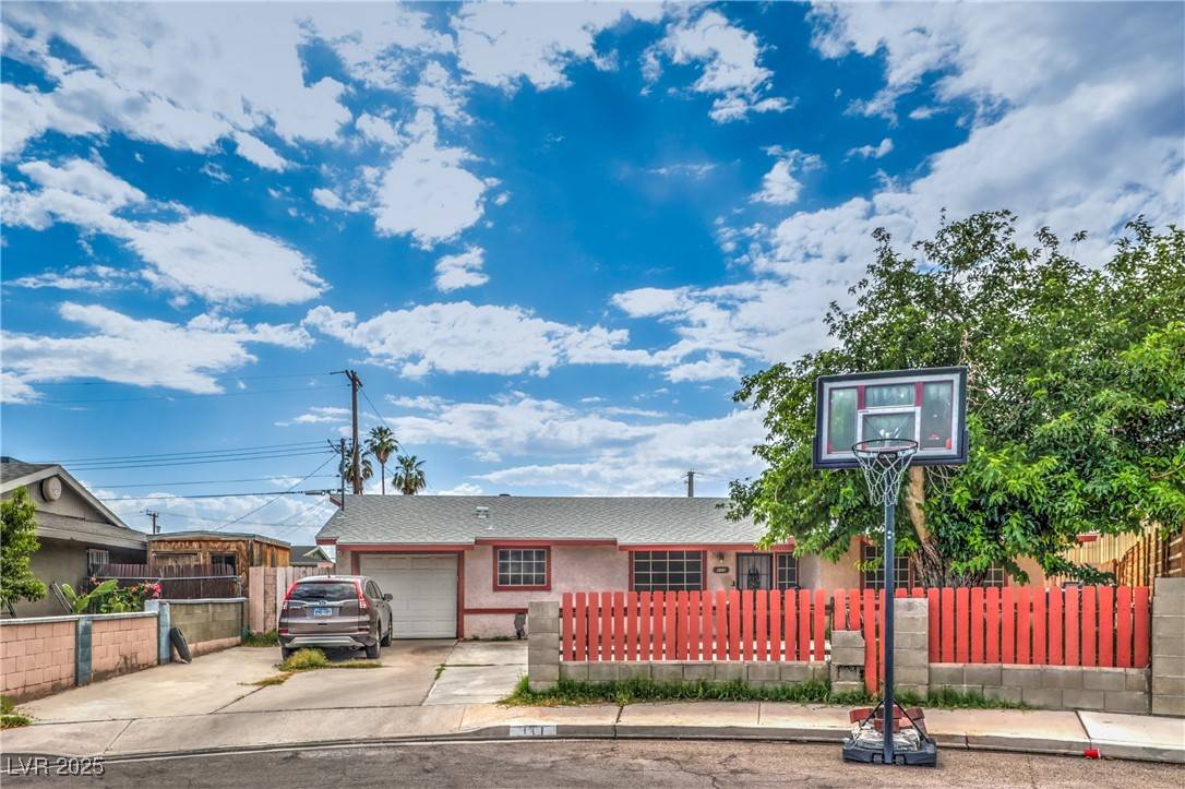 Las Vegas, NV 89107,111 Narcissus LN