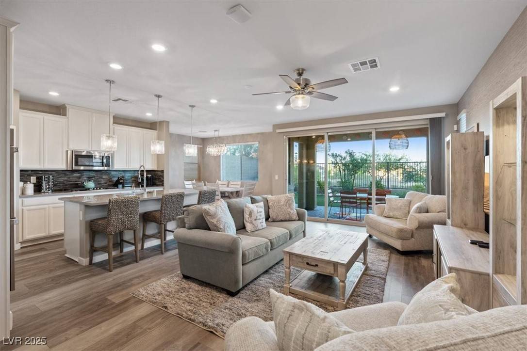 Las Vegas, NV 89138,714 Rogue Wave ST