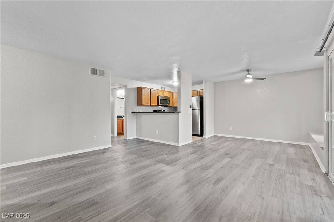 Las Vegas, NV 89117,9325 W Desert Inn RD #142