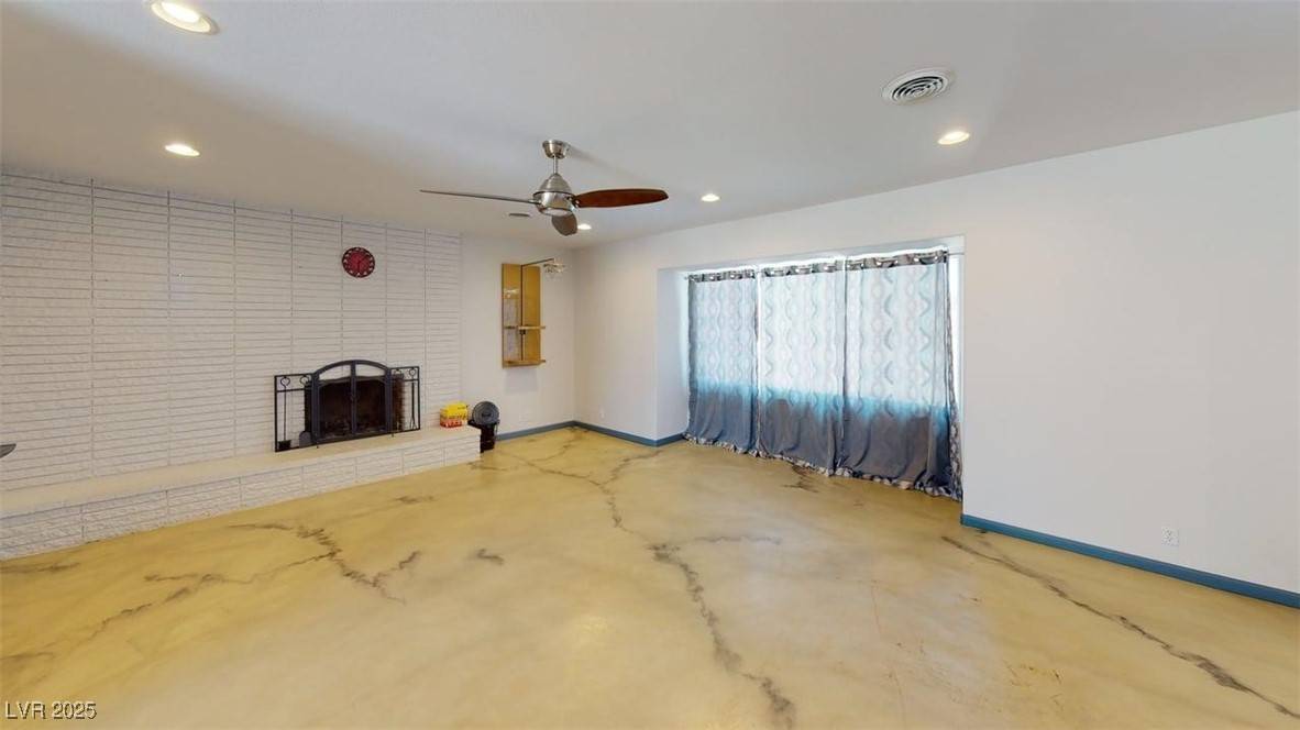 Las Vegas, NV 89169,1518 Golden Arrow DR