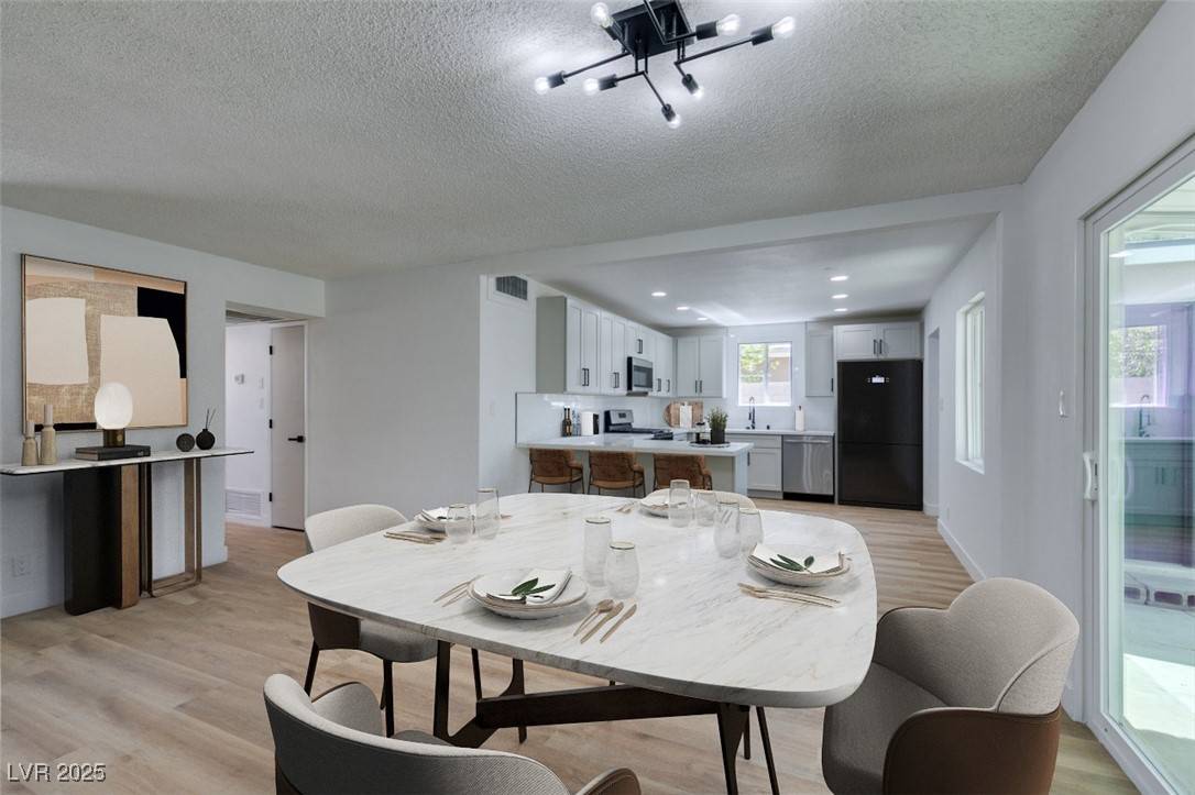 Las Vegas, NV 89107,212 View DR