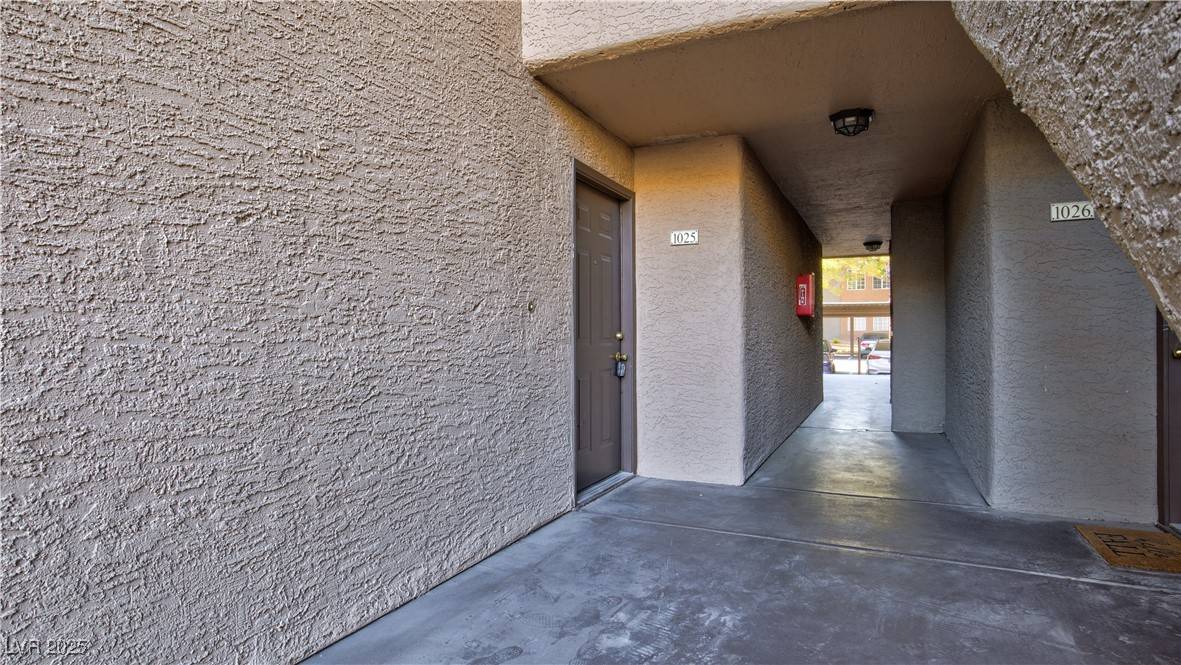 Las Vegas, NV 89117,2200 S Fort Apache RD #1025