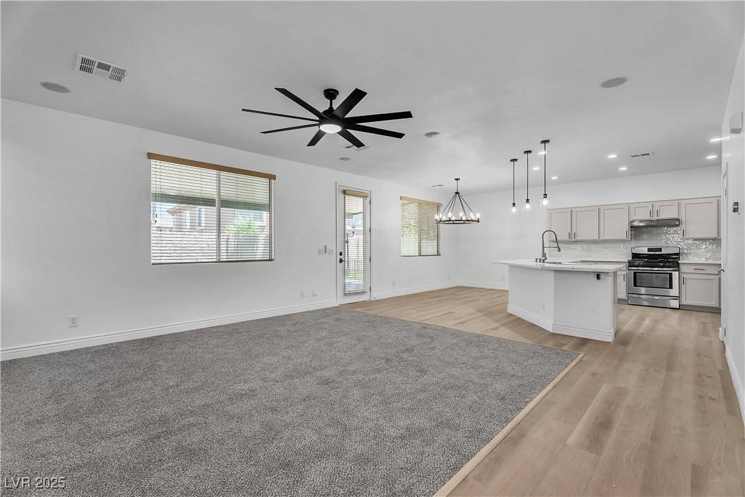 Las Vegas, NV 89148,576 Foster Springs RD