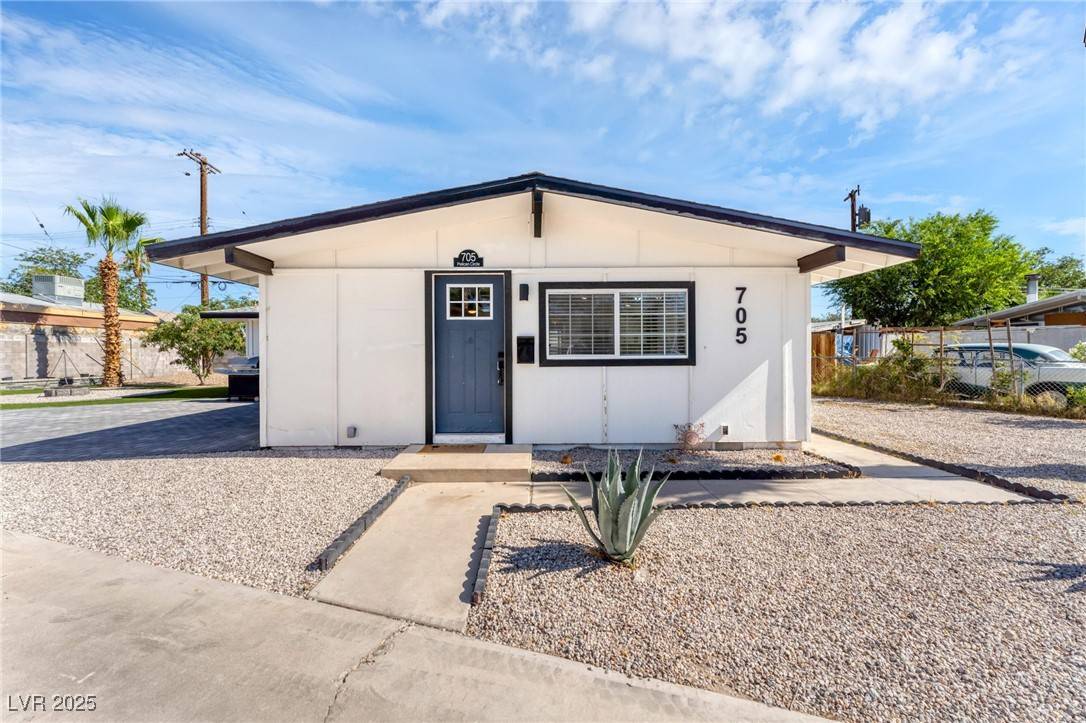 Las Vegas, NV 89107,705 Pelican CIR