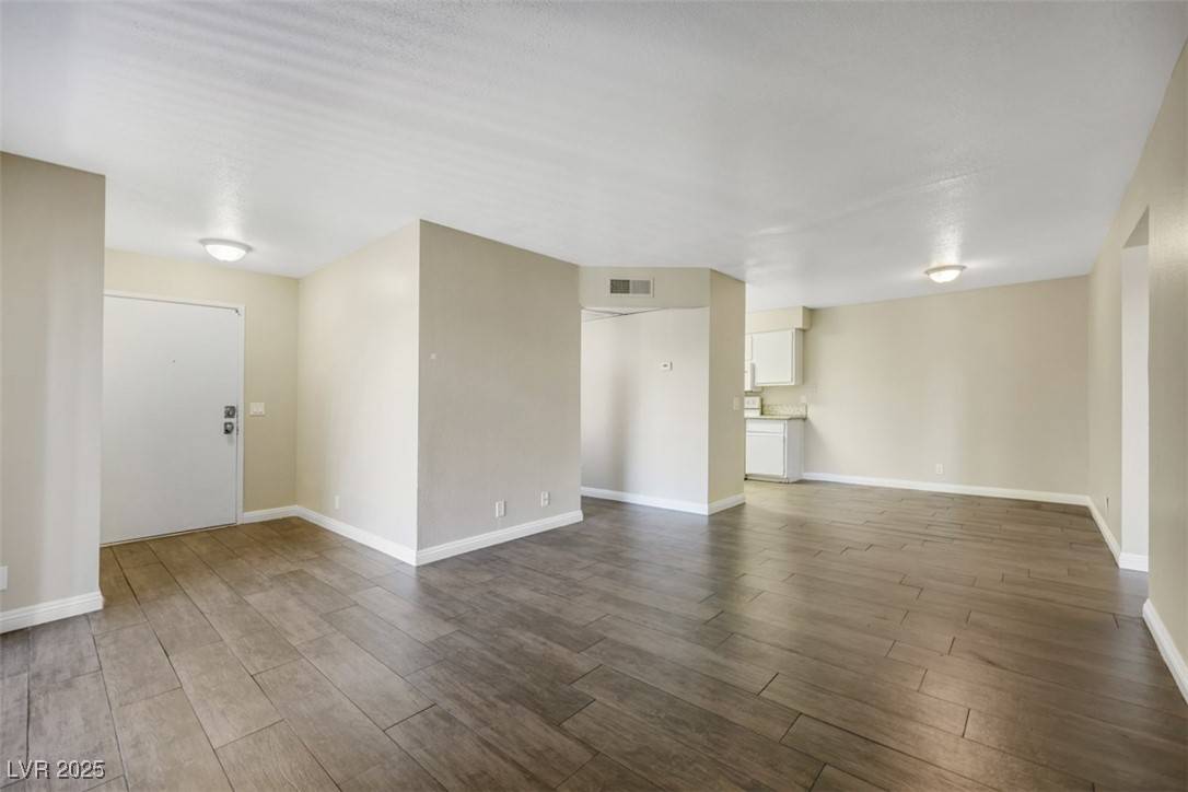 Las Vegas, NV 89128,3151 SOARING GULLS DR #2123