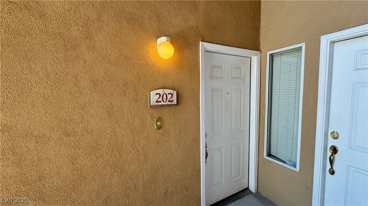 Las Vegas, NV 89128,8720 Red Brook DR #202