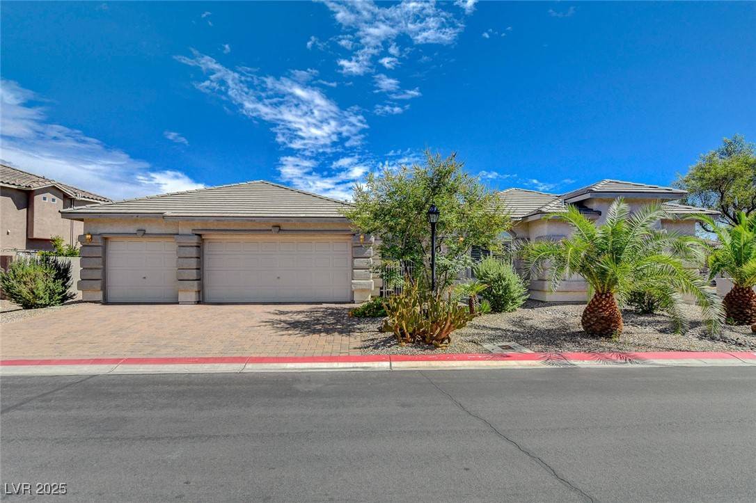 Las Vegas, NV 89143,9208 Brilliant Ore DR