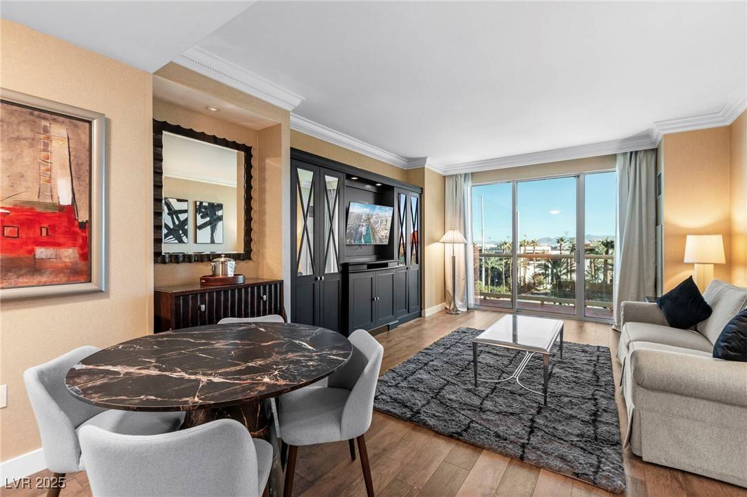 Las Vegas, NV 89109,135 E Harmon AVE #414