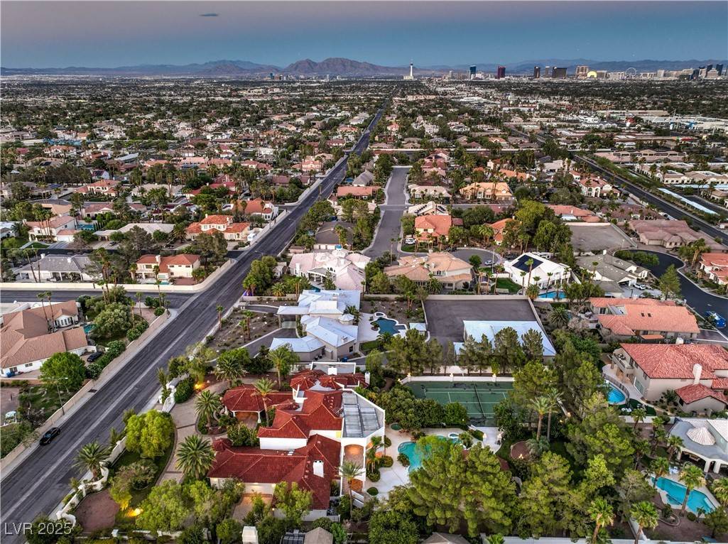 Las Vegas, NV 89117,8021 Obannon DR