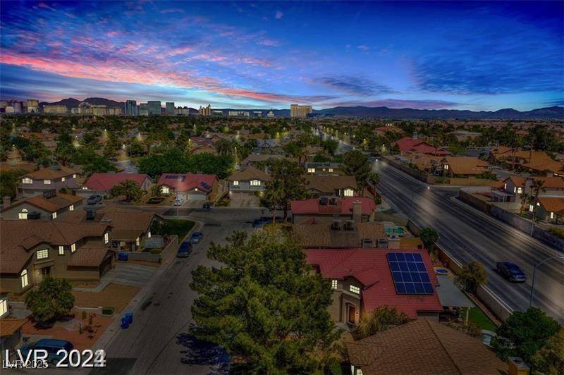 Las Vegas, NV 89118,6447 Silver Dawn LN
