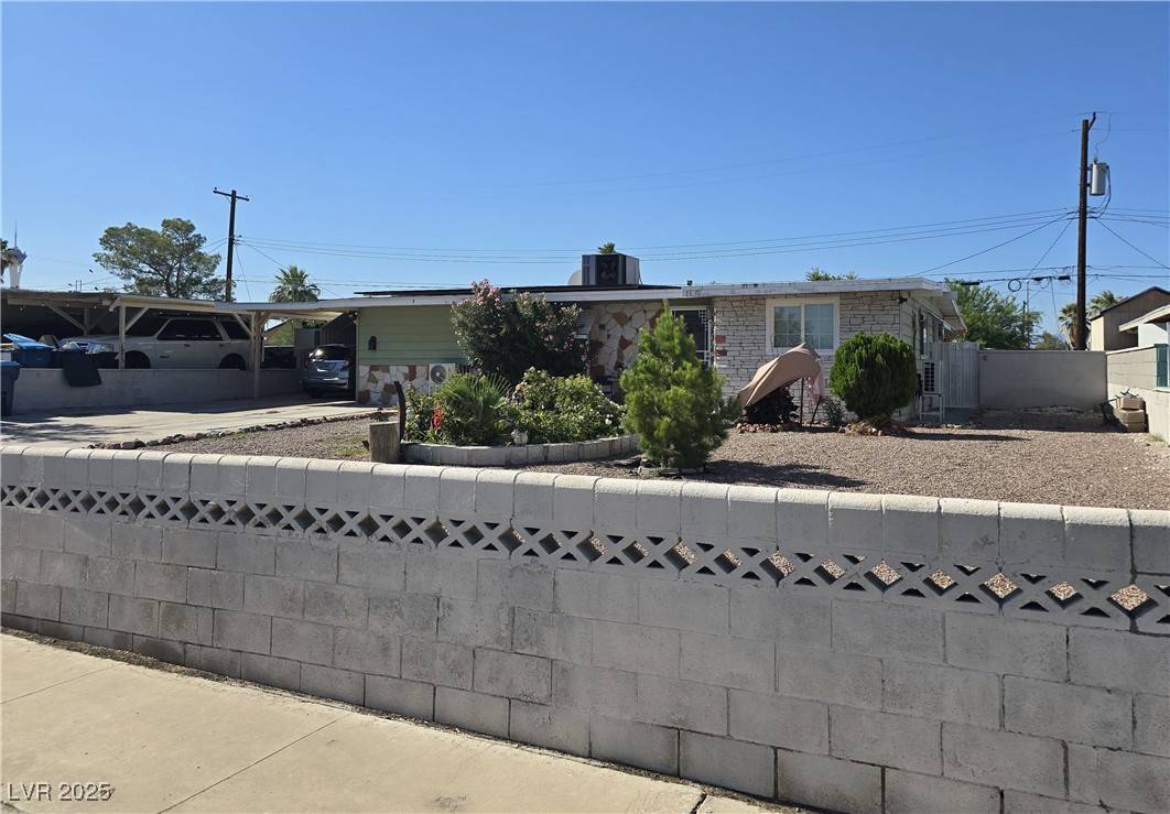 Las Vegas, NV 89169,1692 Palora AVE