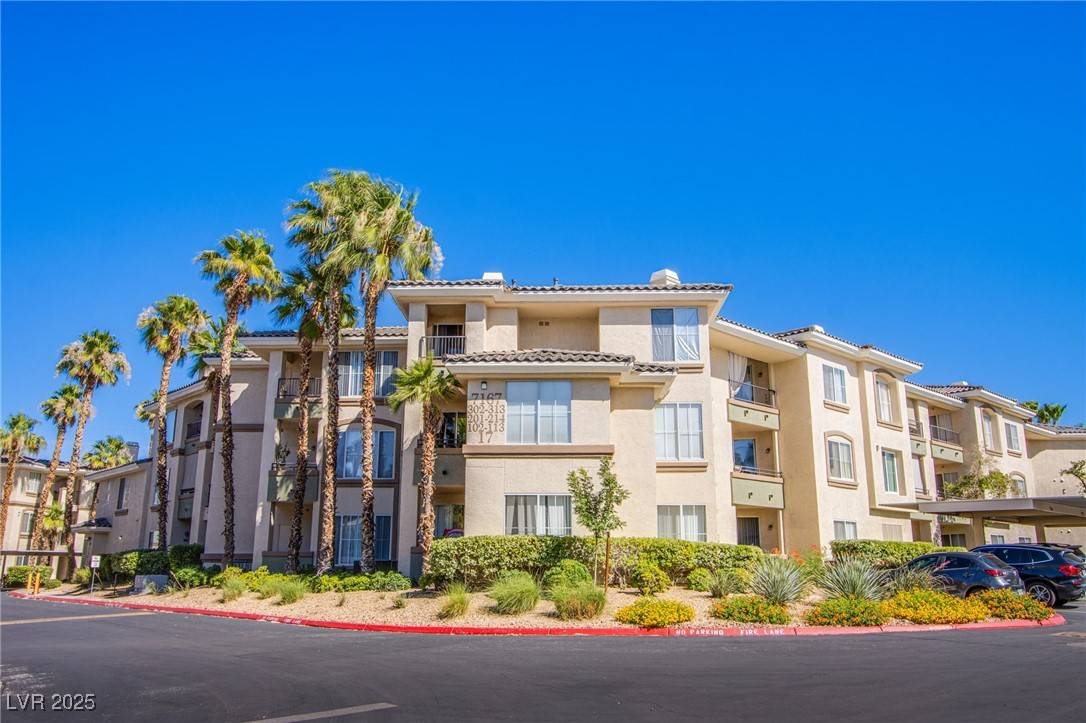 Las Vegas, NV 89148,7167 DURANGO DR #111
