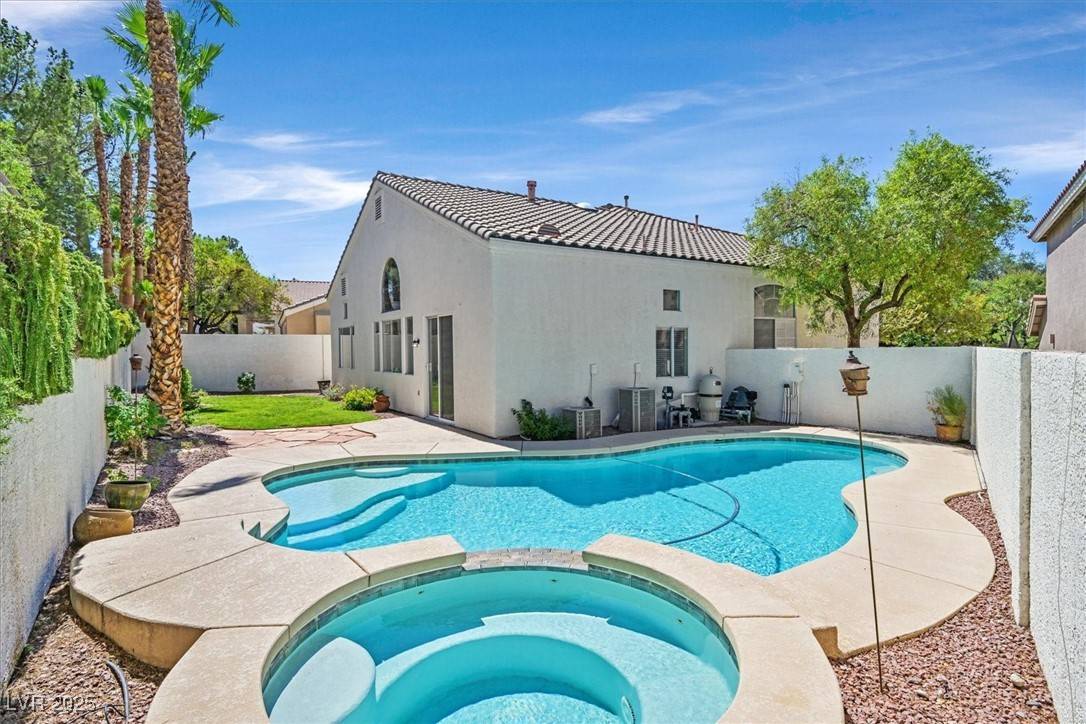 Henderson, NV 89012,20 Staghorn ST