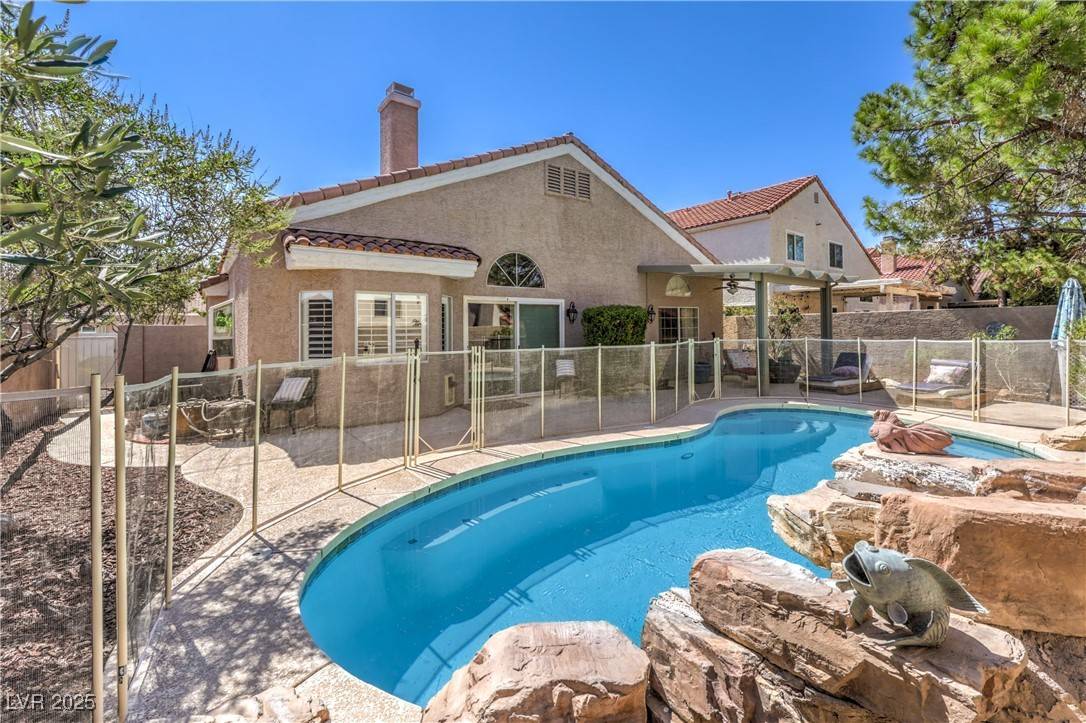 Las Vegas, NV 89117,3324 Canyon Lake DR