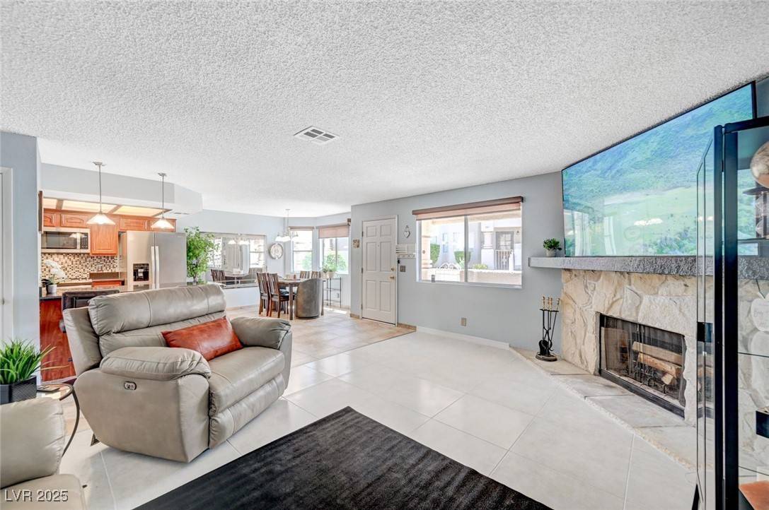 Las Vegas, NV 89128,7952 Diamond Rock WAY #102
