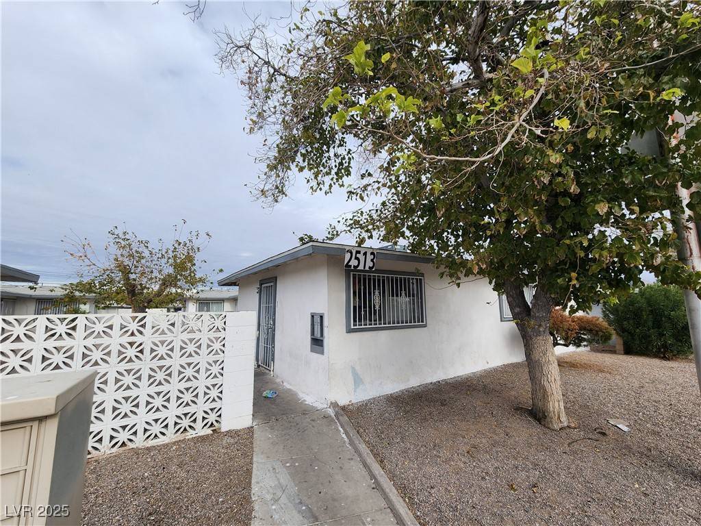 Las Vegas, NV 89101,2513 Cedar AVE #2