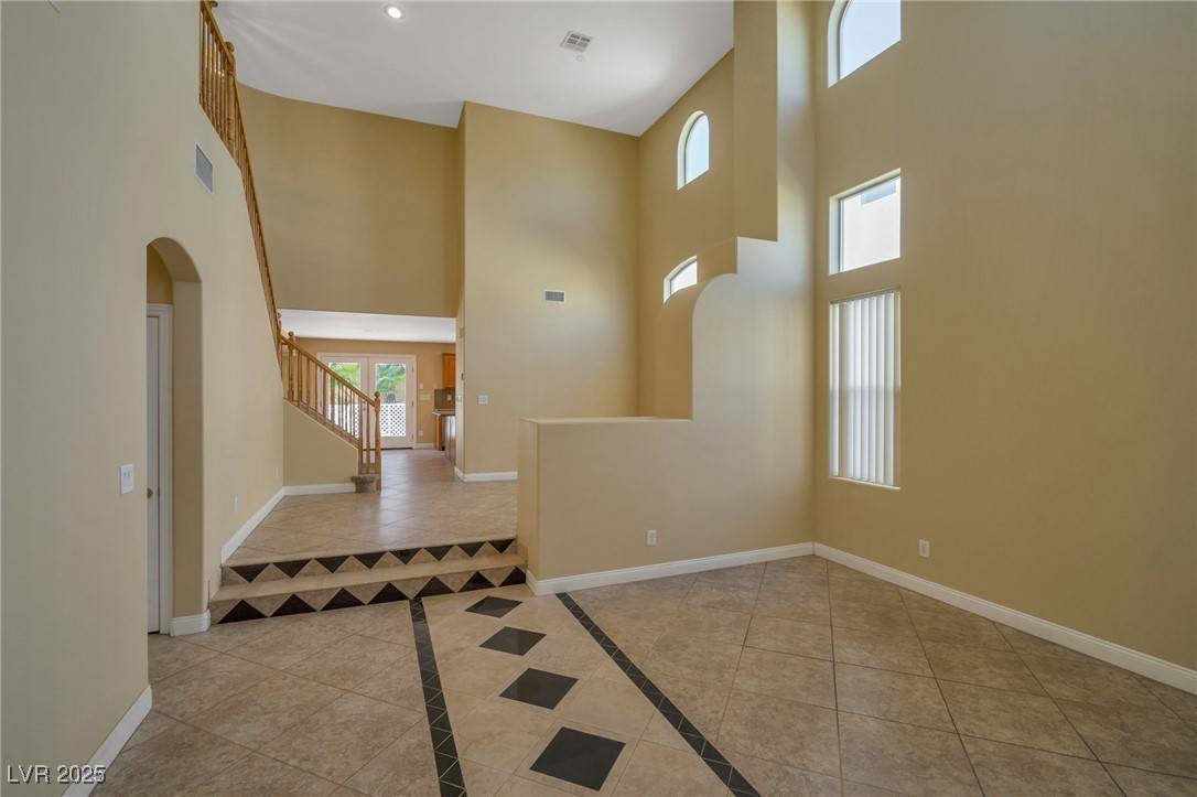 Las Vegas, NV 89148,5915 Poplar Tree ST