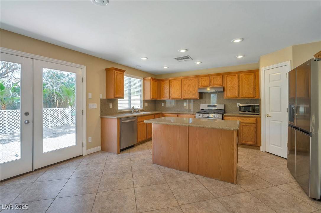 Las Vegas, NV 89148,5915 Poplar Tree ST