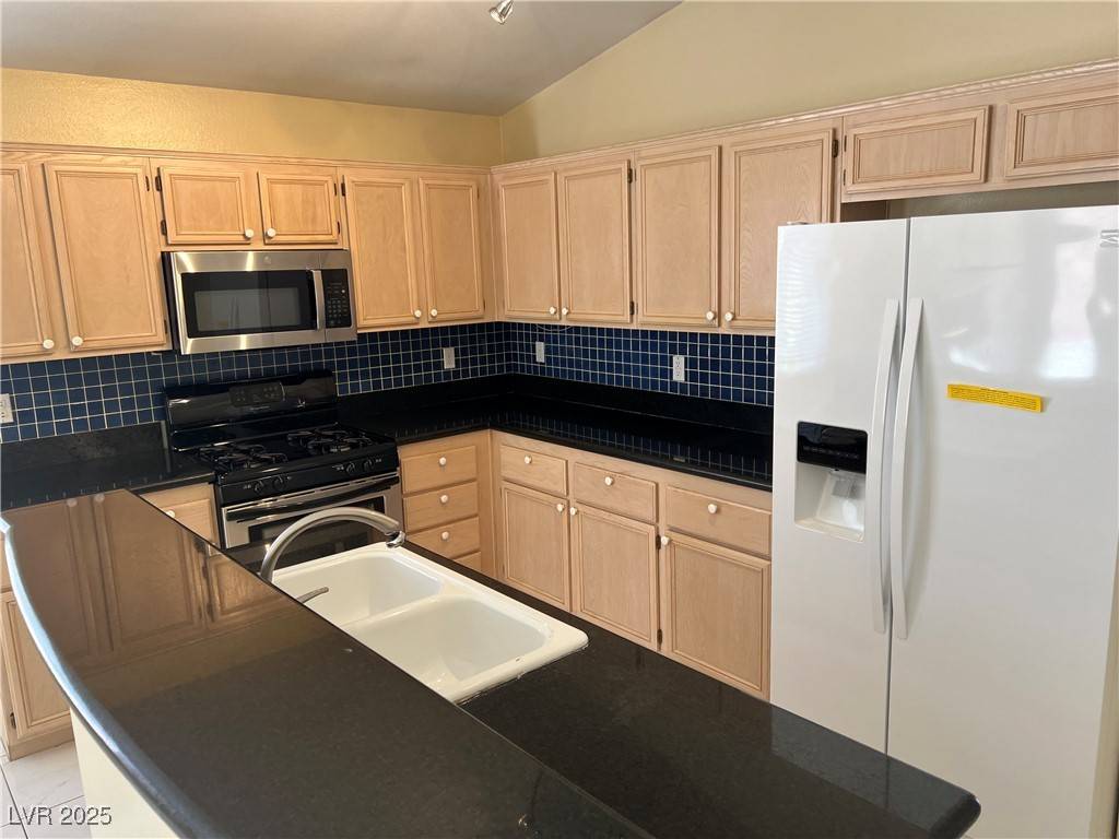 Las Vegas, NV 89117,10086 Yellow Canary AVE