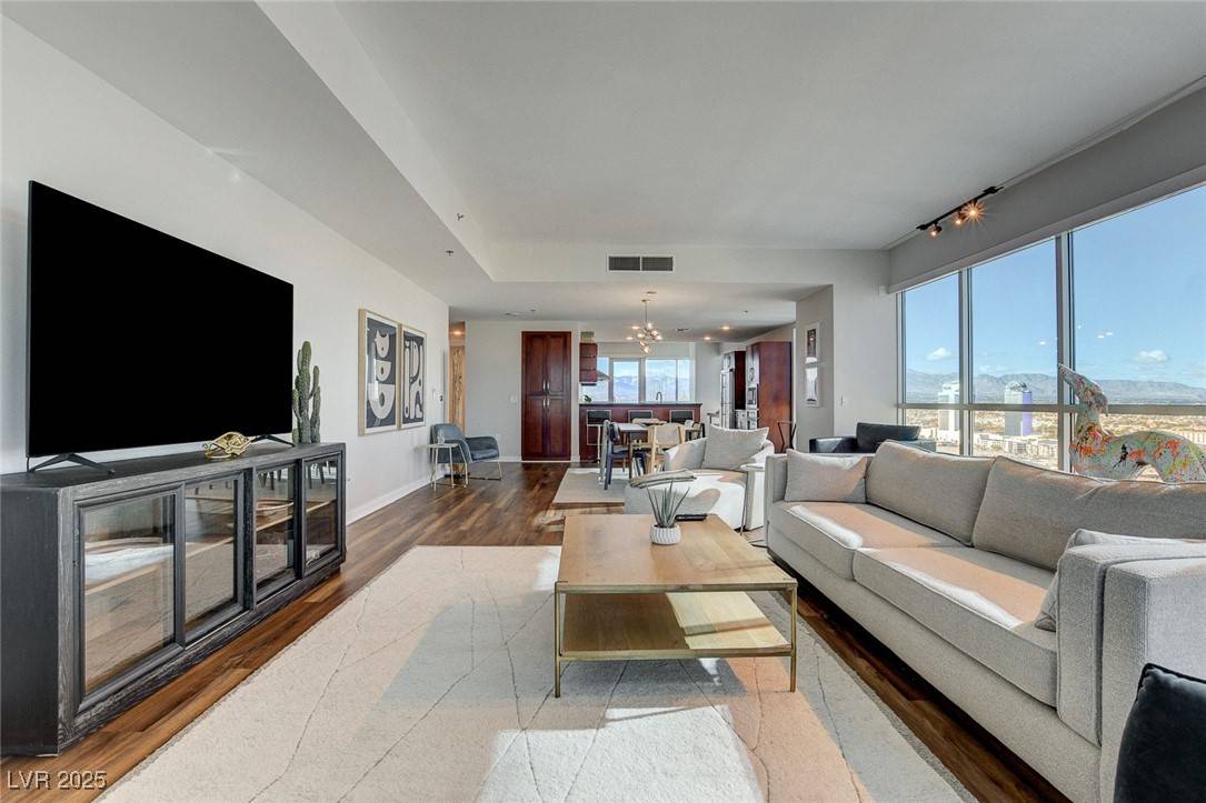 Las Vegas, NV 89103,4575 Dean Martin DR #3012