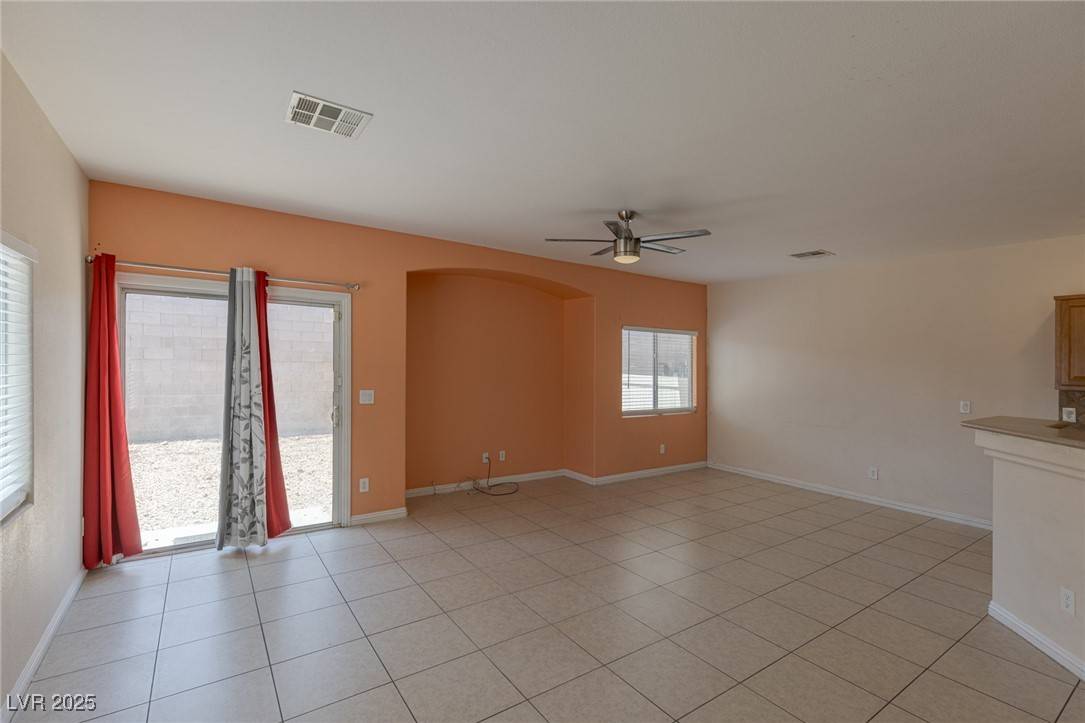 Las Vegas, NV 89122,4855 Double Down DR #103