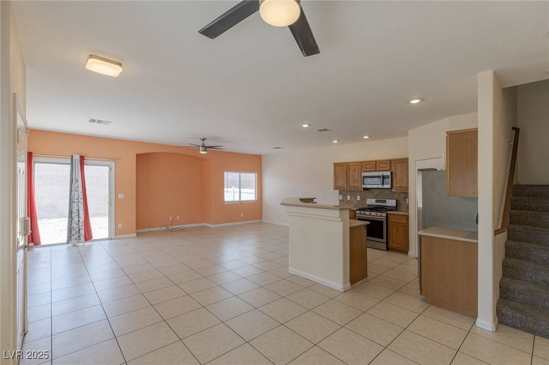 Las Vegas, NV 89122,4855 Double Down DR #103