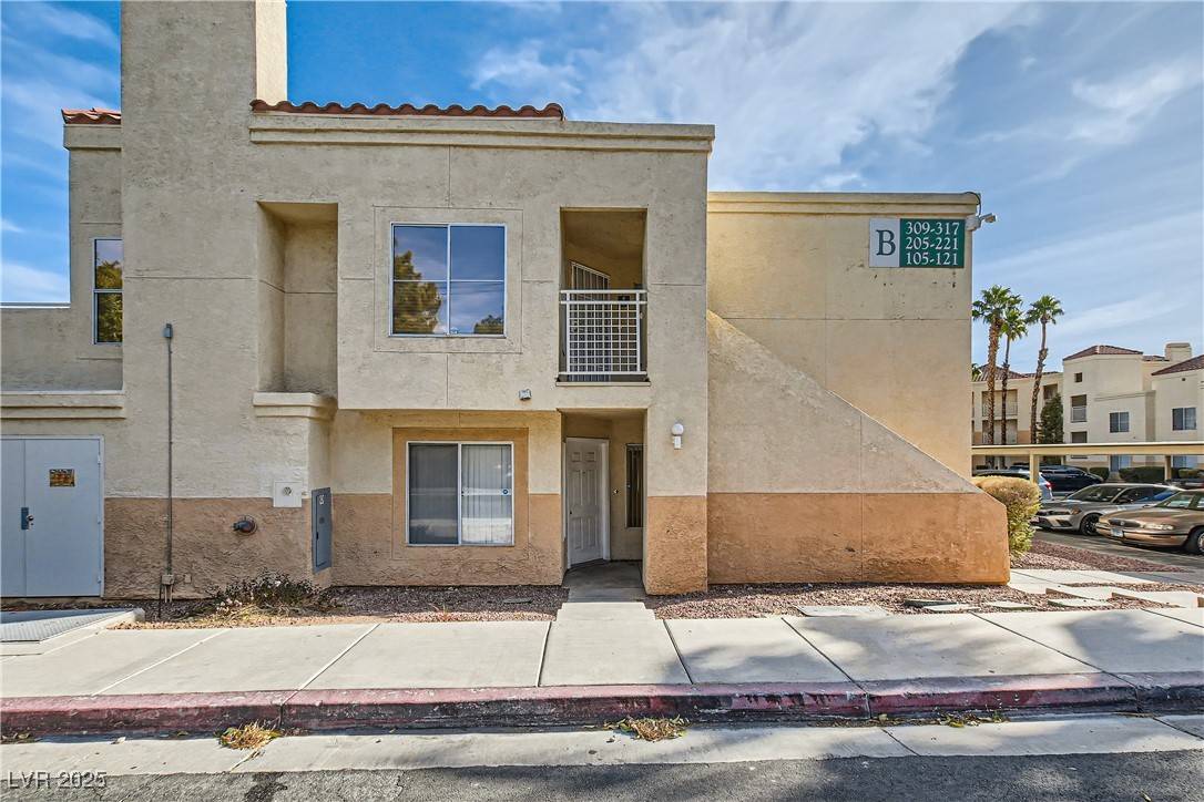 Las Vegas, NV 89118,5000 Red Rock ST #105