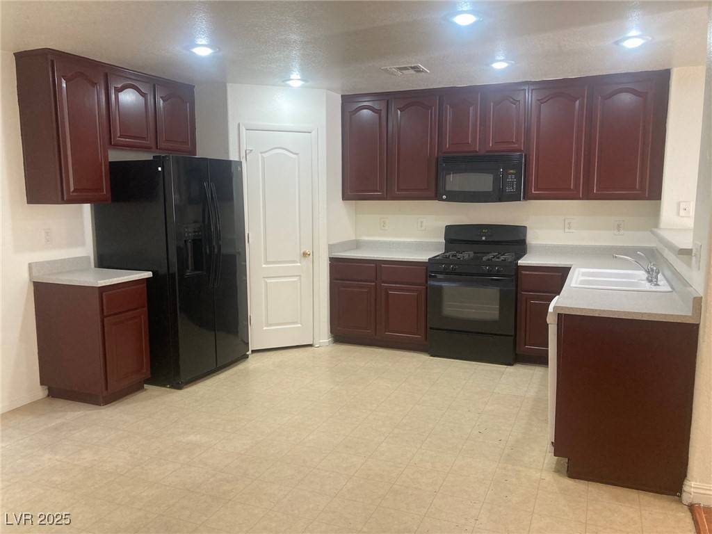 Las Vegas, NV 89122,4518 SUNDAY RIVER ST