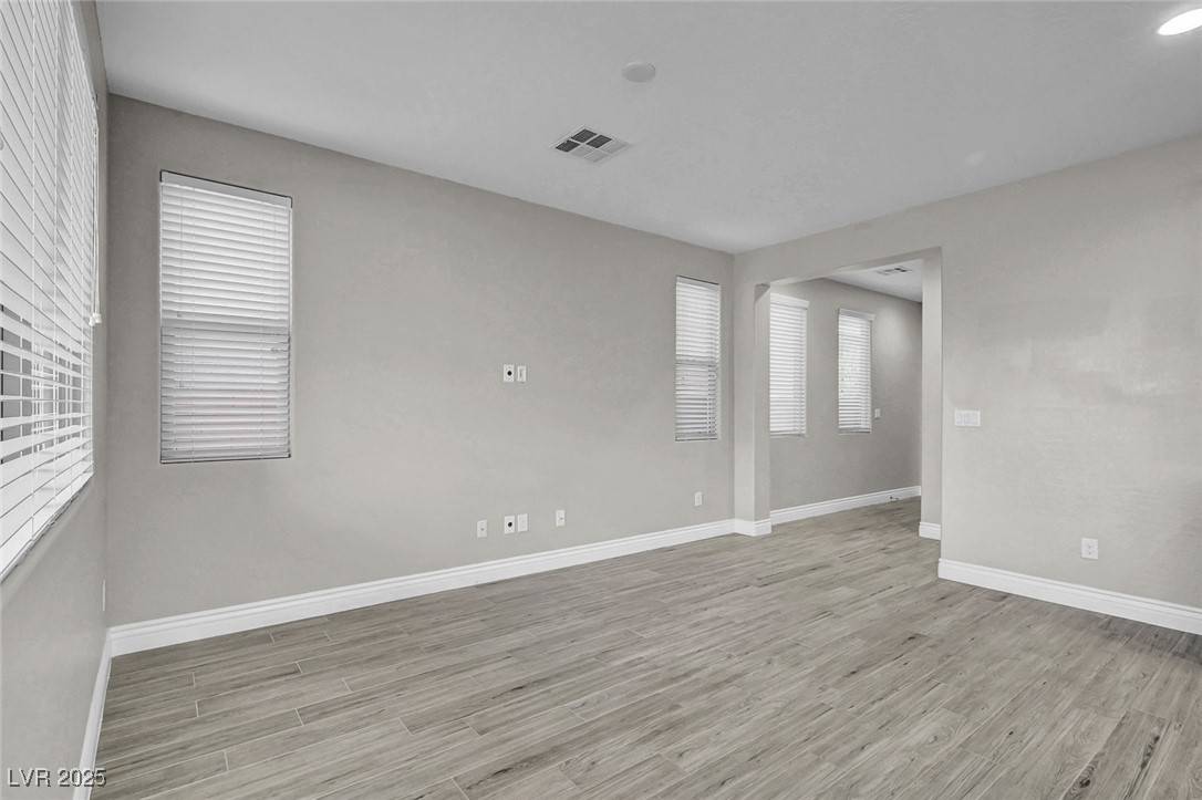 Las Vegas, NV 89122,6373 Beavertail Pond AVE