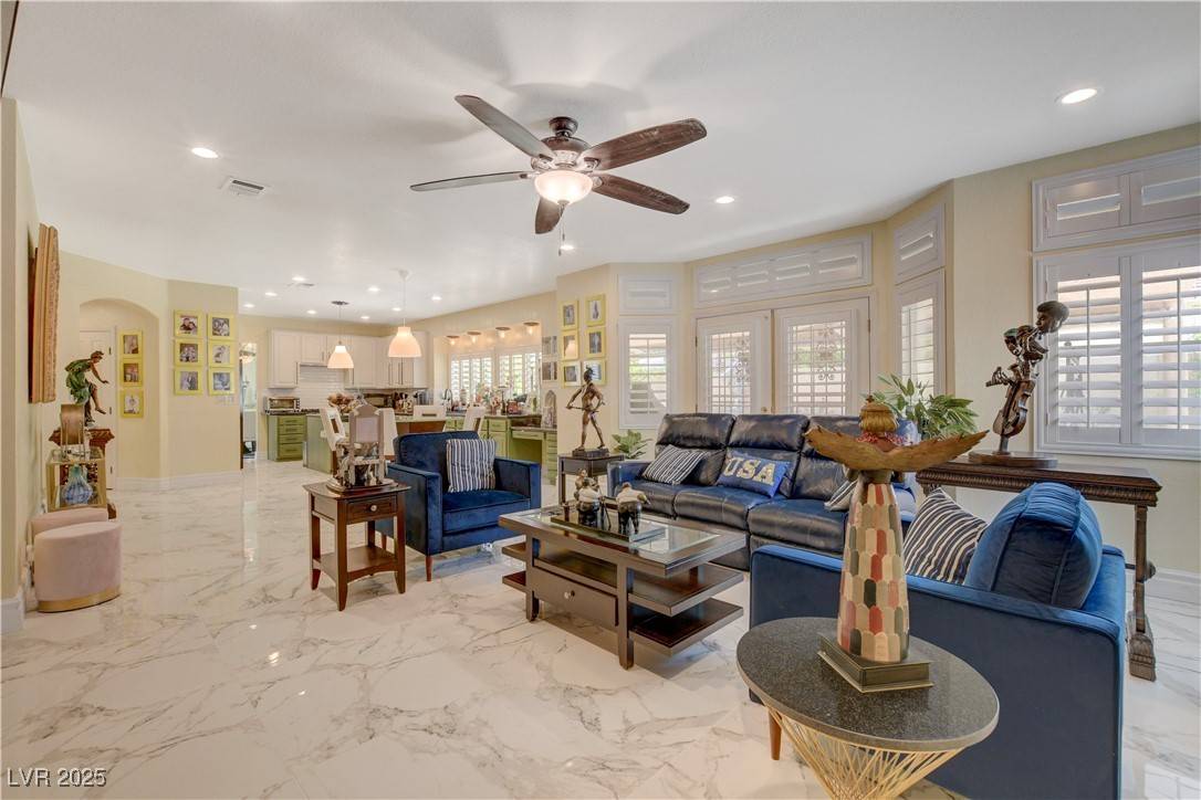 Las Vegas, NV 89128,7613 Hackensack CT
