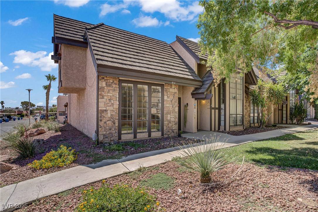 Las Vegas, NV 89107,814 Pepperwood LN