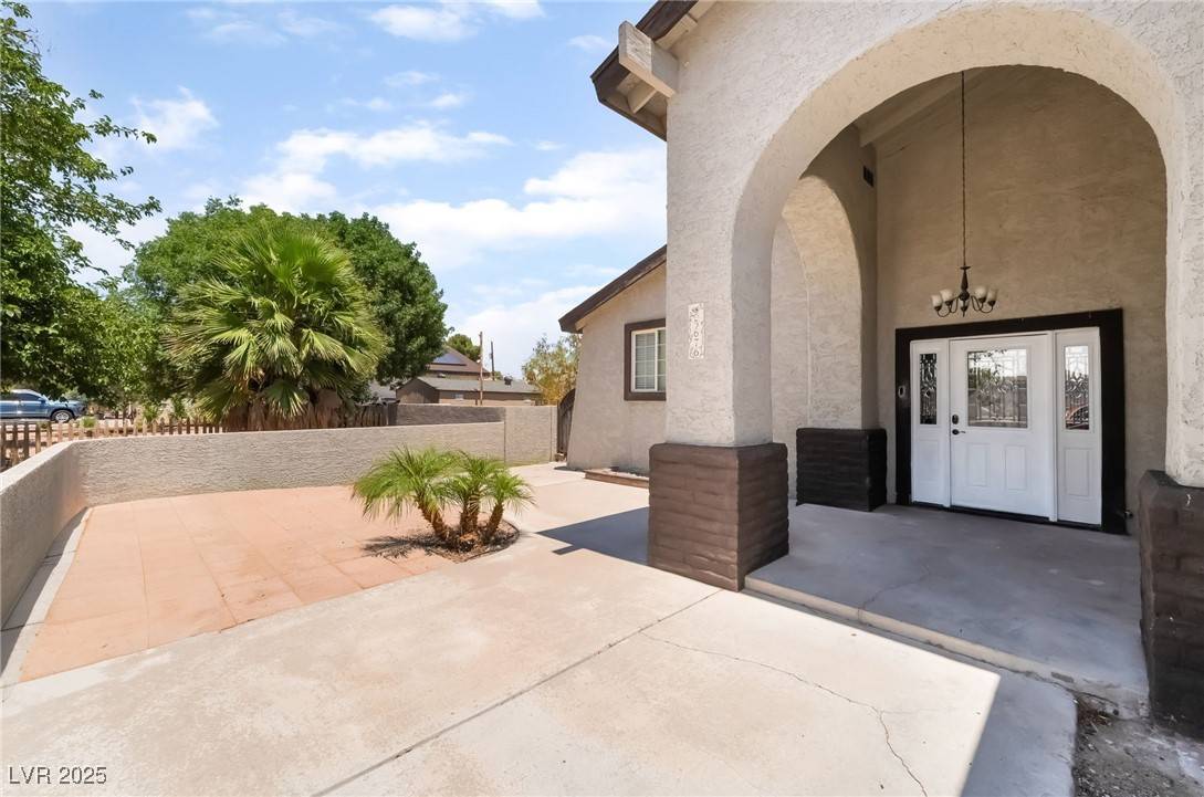 Las Vegas, NV 89120,5676 Birchwood CIR