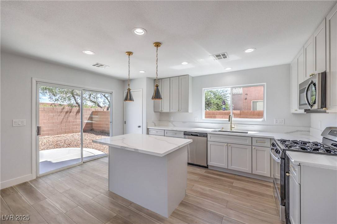 Las Vegas, NV 89141,6356 Cactus Dahlia ST