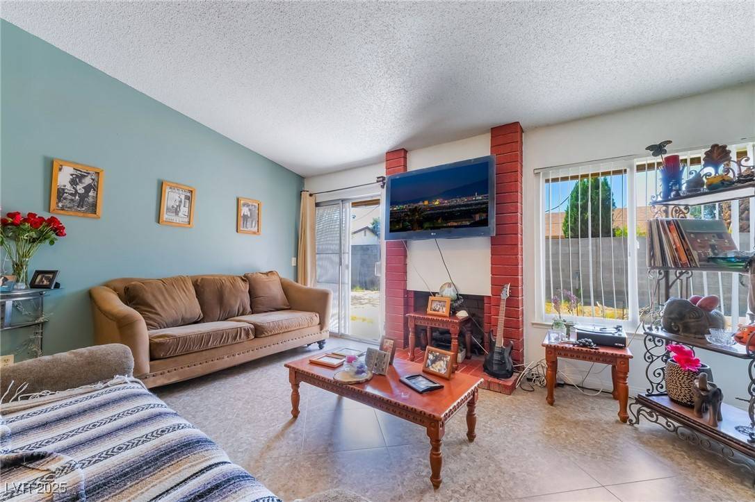 Las Vegas, NV 89119,2297 Casey DR
