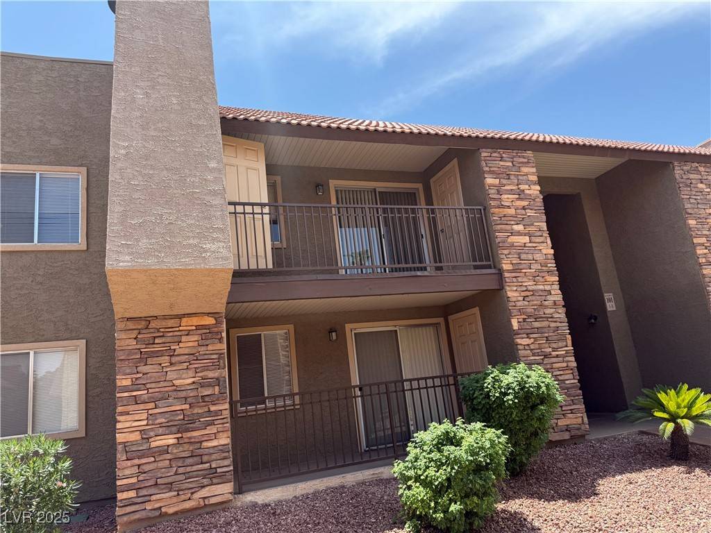Las Vegas, NV 89103,4390 Sandy River DR #6