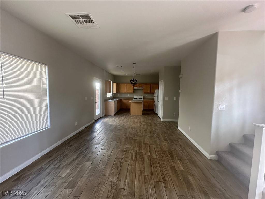 Henderson, NV 89011,725 Emerald Idol PL
