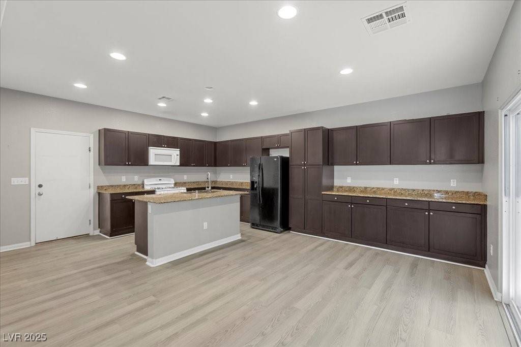 Las Vegas, NV 89148,8739 Le Agavi CT