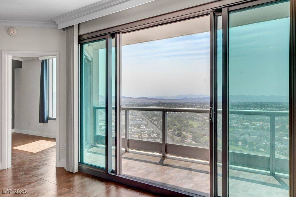 Las Vegas, NV 89109,322 Karen AVE #2905