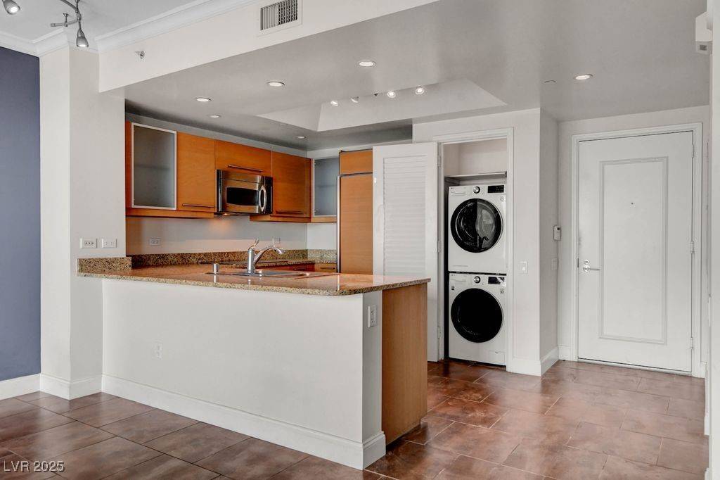 Las Vegas, NV 89109,322 Karen AVE #2905