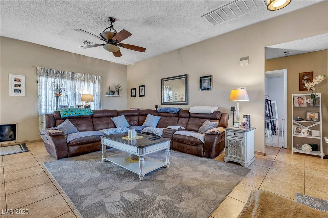 Henderson, NV 89015,475 Opal DR