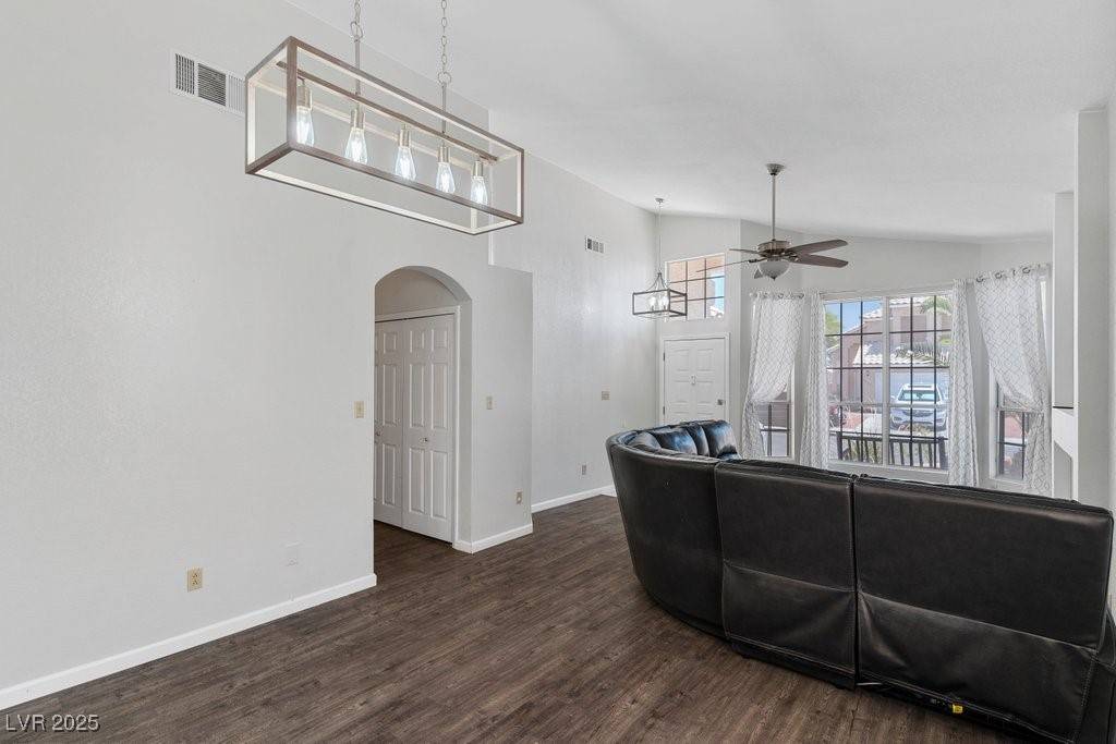 Las Vegas, NV 89149,5621 Desert Creek WAY