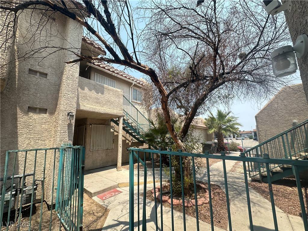 North Las Vegas, NV 89030,2101 Sun AVE