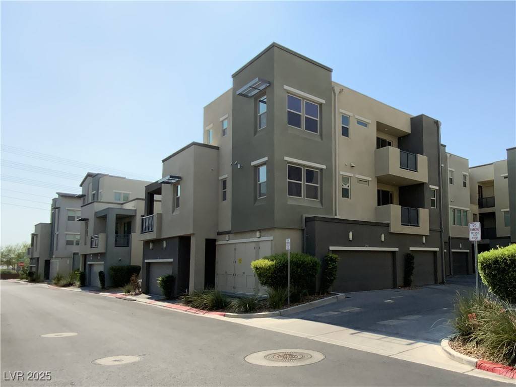 Las Vegas, NV 89135,11257 Rainbow Peak AVE #211