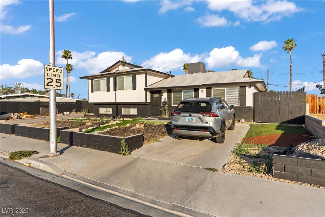 Las Vegas, NV 89107,6233 Elton AVE