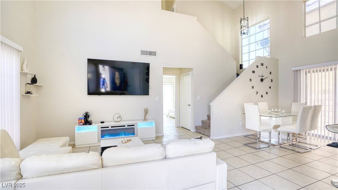 Las Vegas, NV 89115,4637 Baby Bird LN