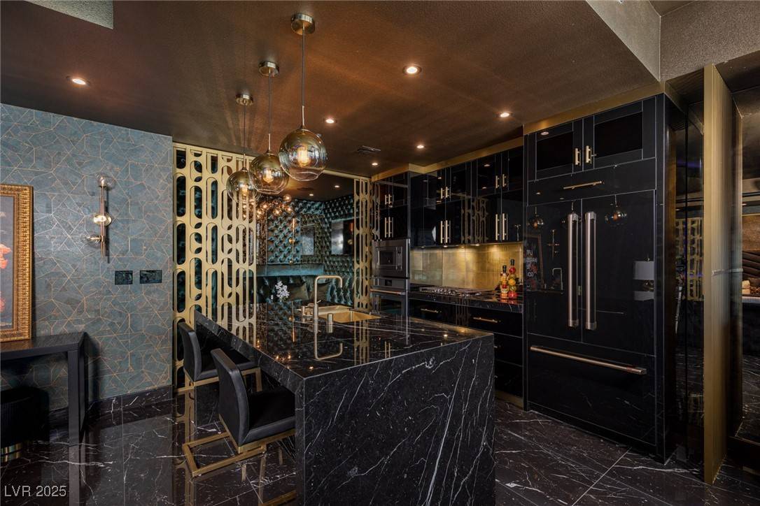Las Vegas, NV 89103,4575 Dean Martin DR #1909