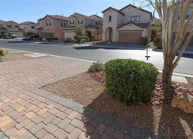 Las Vegas, NV 89148,242 Botanic Gardens DR